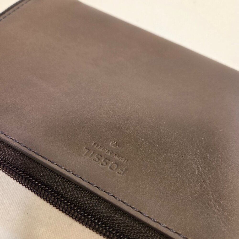 Fossil travel wallet